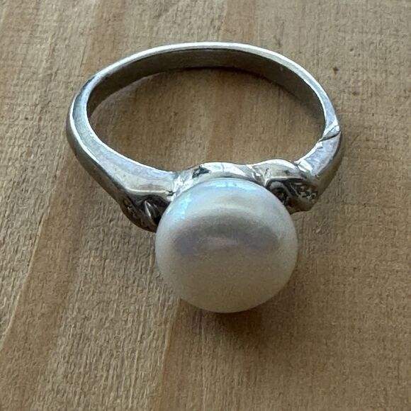 Jewelry - Baroque Pearl Ring Size 7 1/4 7.25 Freshwater Cultured Single 3/8” Pearl